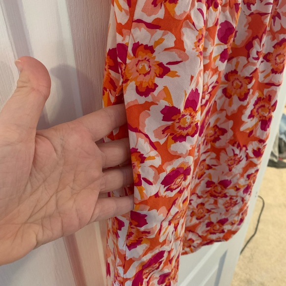 Floral Summer Dress with Pockets - Picture 3 of 5